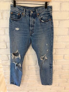 Levi's Distressed Blue Relaxed Jeans (B4)